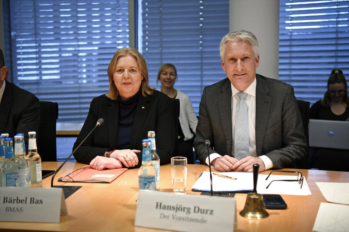 Bas, Bärbel; Durz, Hansjörg Vorsitzender des Ausschuss für Digitales und Staatsmodernisierung Hansjörg Durz, CDU/CSU, MdB im Gespräch mit Bundesministerin Bärbel Bas, SPD, MdB zum Thema Staatsmodernisierung sowie zu den digitalpolitischen Vorhaben des Bundesministeriums für Arbeit und Soziales