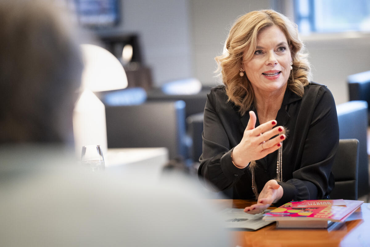 Klöckner, Julia Bundestagspräsidentin Julia Klöckner (2vr), CDU/CSU, MdB, empfängt Teilnehmer der Initiative „3. Oktober – Deutschland singt und klingt“, zu einem Gespräch.