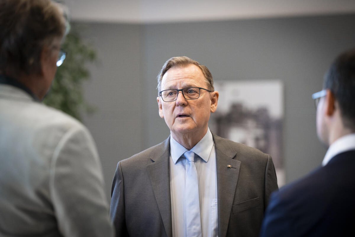 Ramelow, Bodo Bundestagspräsidentin Julia Klöckner (2vr), CDU/CSU, MdB, empfängt Teilnehmer der Initiative „3. Oktober – Deutschland singt und klingt“, zu einem Gespräch. Hier Bundestagsvizepräsident Bodo Ramelow, Die Linke, MdB, im Vorfeld des Gesprächs.