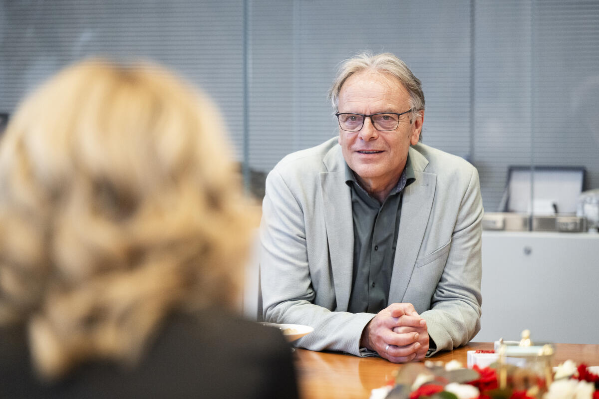 Klöckner, Julia Bundestagspräsidentin Julia Klöckner (2vr), CDU/CSU, MdB, empfängt Teilnehmer der Initiative „3. Oktober – Deutschland singt und klingt“, zu einem Gespräch.