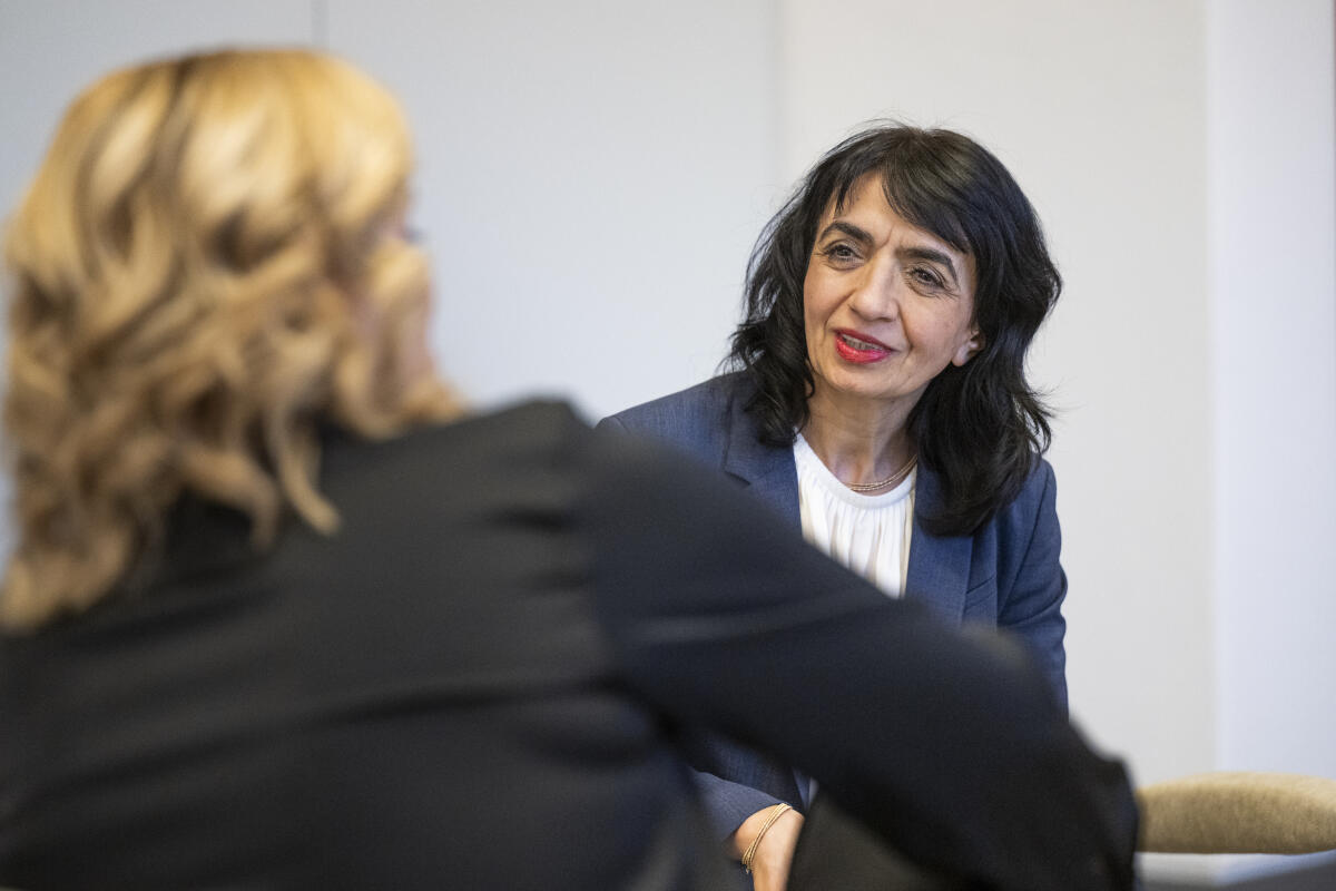 Klöckner, Julia; Aras, Muhterem Bundestagspräsidentin Julia Klöckner, CDU/CSU, MdB, empfängt die Präsidentin des Landtages von Baden-Württemberg, Frau Muhterem Aras, zu einem Gespräch.
