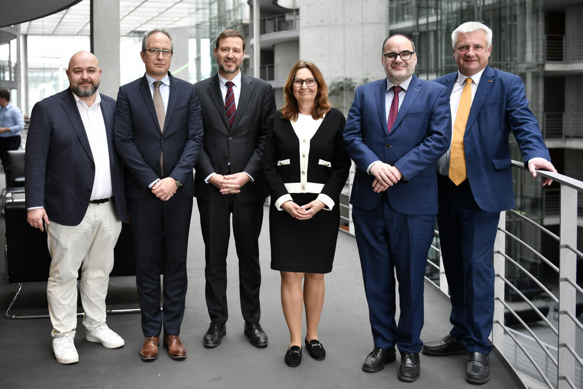Heil, Mechthild Vorsitzende des Ausschusses für Menschenrechte und humanitäre Hilfe, Mechthild Heil, CDU/CSU, MdB im Gespräch mit Vertretern des Hilfswerks der Vereinten Nationen für Palästina-Flüchtlinge im Nahen Osten (UNRWA)
