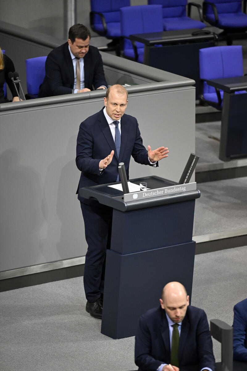 Preisendanz, David Dr. David Preisendanz, CDU/CSU, MdB zum TOP 3- Beratung des von der Bundesregierung eingebrachten Entwurfs eines Gesetzes zur Neuordnung aufsichtsrechtlicher Verfahren und zur Änderung weiterer Vorschriften im Bereich der rechtsberatenden Berufe
