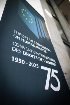  Marie-Elisabeth-Lüders-Haus, Anhörungssaal