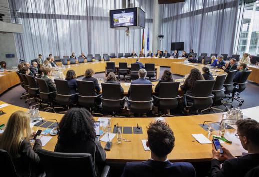  Marie-Elisabeth-Lüders-Haus, Anhörungssaal