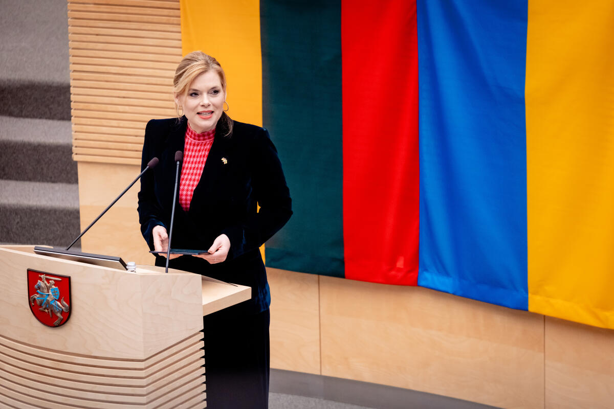 Klöckner, Julia Bundestagspräsidentin Julia Klöckner (im Bild), CDU/CSU, MdB, reist nach Estland und Litauen. Hier in Litauen während ihrer Rede vor der Seimas, dem litauischen Parlament.