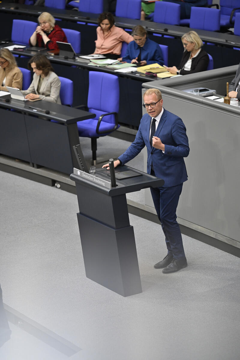 Bollmann, Hendrik Sitzung des 21. Deutschen Bundestages - Hendrik Bollmann, SPD, MdB, hält eine Rede zum ZP Kommunales Vetorecht gegen migrationsbedingte Zwangszuweisungen