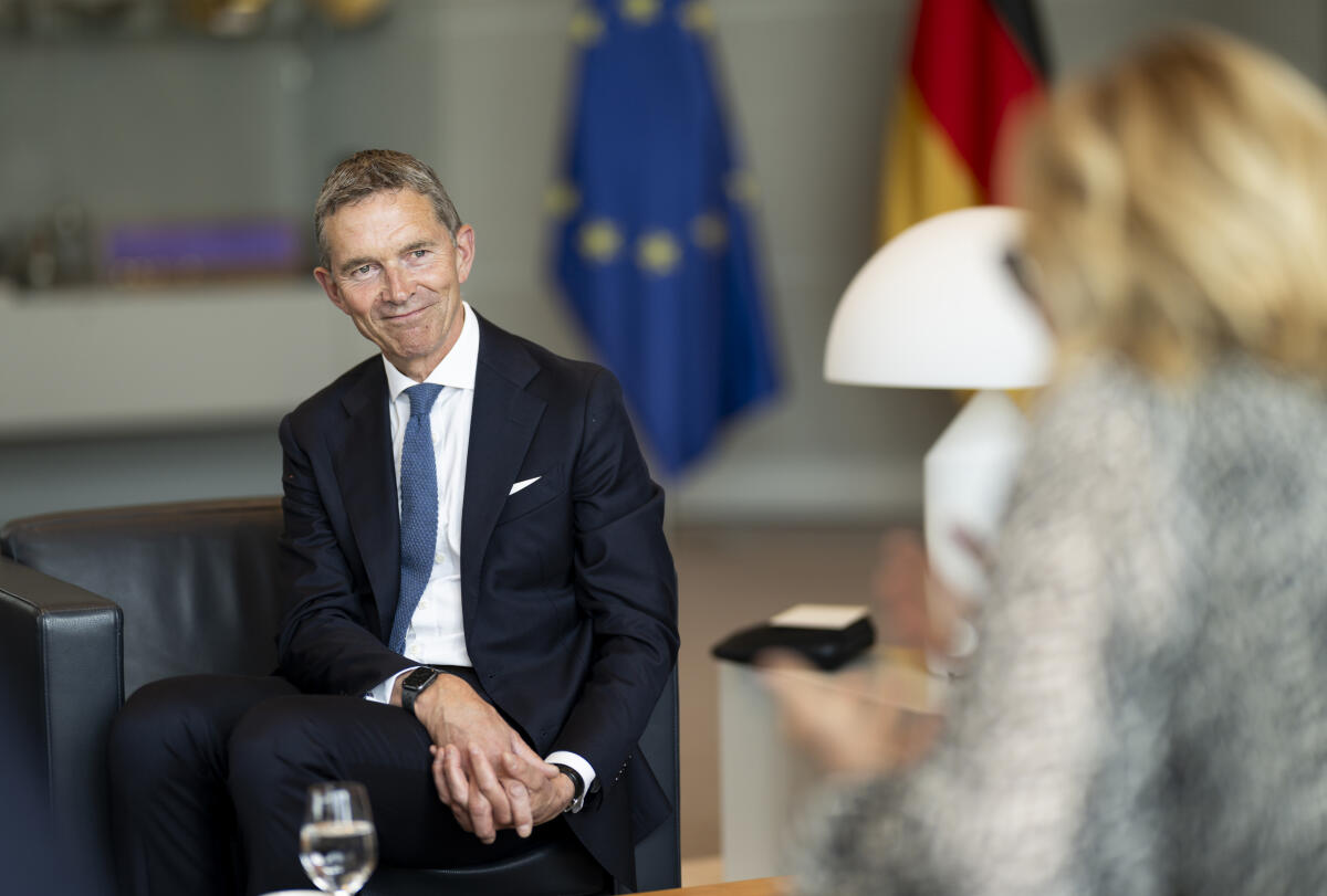 Mitchell, Andrew Jonathan Bundestagspräsidentin Julia Klöckner, CDU/CSU, MdB, empfängt den Botschafter des Vereinigten Königreichs Großbritannien und Nordirland, S. E. Andrew Jonathan Mitchell für ein Gespräch.