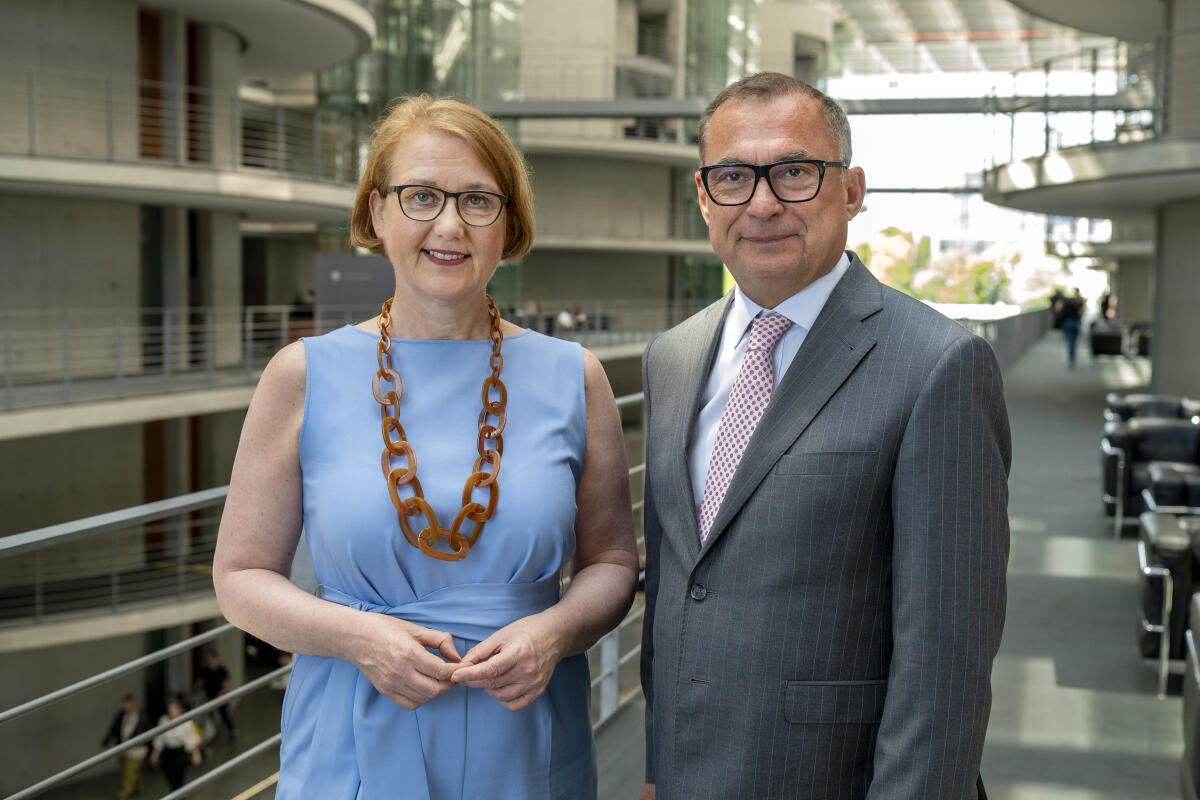 Paus, Lisa Die amtierende Vorsitzende des Haushaltsausschusses Frau Lisa Paus, Bündnis 90/ Die Grünen, MdB begrüßt den Präsidenten der Deutschen Bundesbank, Herrn Dr. Joachim Nagel