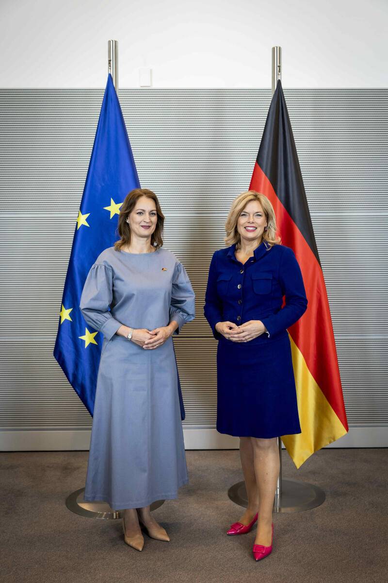 Klöckner, Julia Bundestagspräsidentin Julia Klöckner (r), CDU/CSU, MdB, empfängt die Präsidentin des ungarischen Parlaments, Ágnes Forsthoffer (l), zum Gespräch.