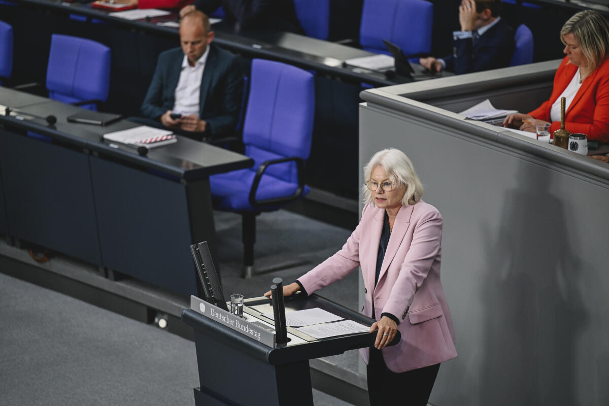  93. Sitzung des Bundestages, Dr. Kirsten Kappert-Gonther, Bündnis 90/Die Grünen, Bundestagsabgeordneter, MdB, hält eine Rede im Plenum zu TOP  Epl. 15 Gesundheit