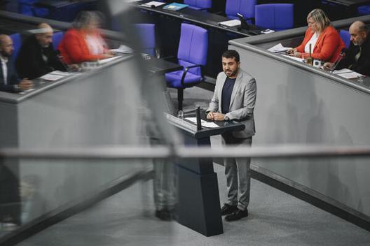 Yüksel, Serdar Reichstagsgebäude, Plenarsaal