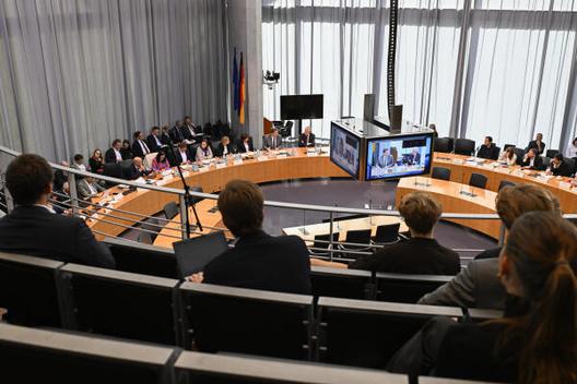 Klingbeil, Lars Marie-Elisabeth-Lüders-Haus, Anhörungssaal