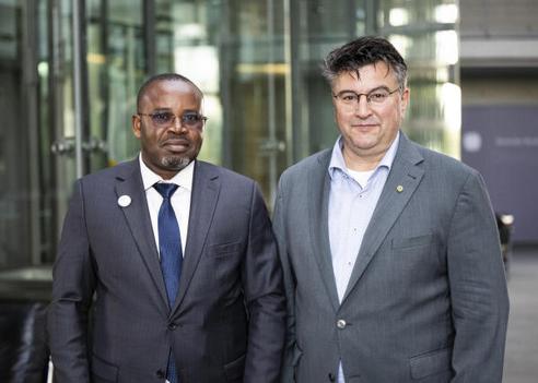 De-Joseph Kakisingi Paul-Löbe-Haus, Sitzungssaal