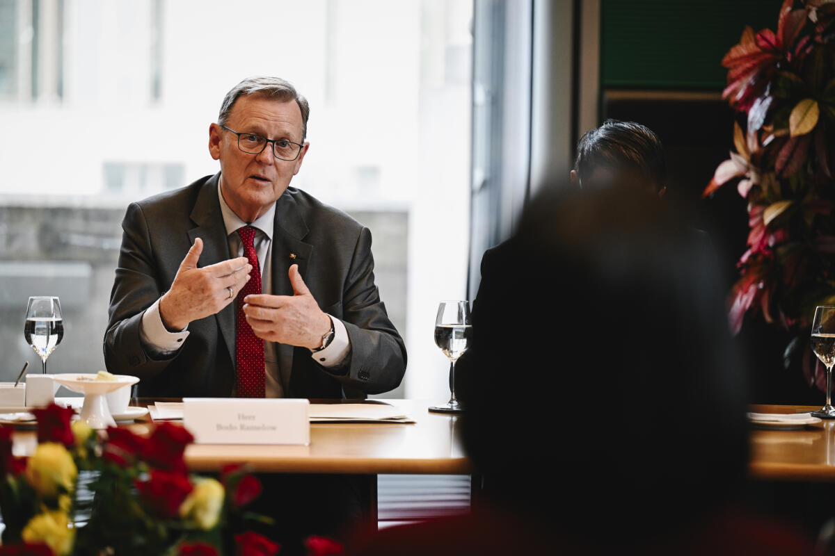 Ramelow, Bodo Bundestagsvizepräsident Bodo Ramelow, DIE LINKE, MdB empfängt die stellvertretende Vorsitzende der vietnamesischen Nationalversammlung, I. E. Frau Nguyen Thi Thanh zu einem Gespräch