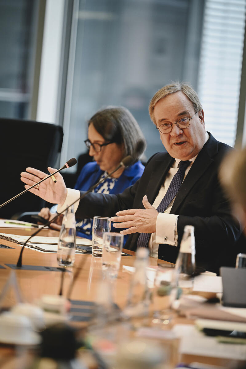 Laschet, Armin Vorsitzender des Auswärtigen Ausschusses Armin Laschet, CDU/CSU, MdB im Gespräch bei einem Treffen mit dem norwegischen Ausschuss für Auswärtiges und Verteidigung