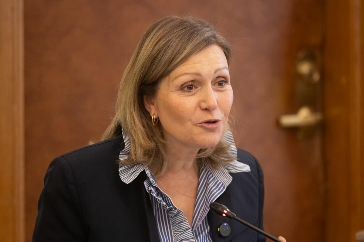 Braun-Pivet, Yaël Auf Einladung des Marschalls des Sejm der Republik Polen, Włodzimierz Czarzasty, nimmt Bundestagspräsidentin Julia Klöckner, CDU/CSU, MdB, mit der Präsidentin der Assemblée nationale der Französischen Republik, Yaël Braun-Pivet (im Bild), an einem Treffen der Parlamentspräsidentinnen und -präsidenten im Format des Weimarer Dreiecks in Warschau teil. Hier während der Arbeitssitzung.