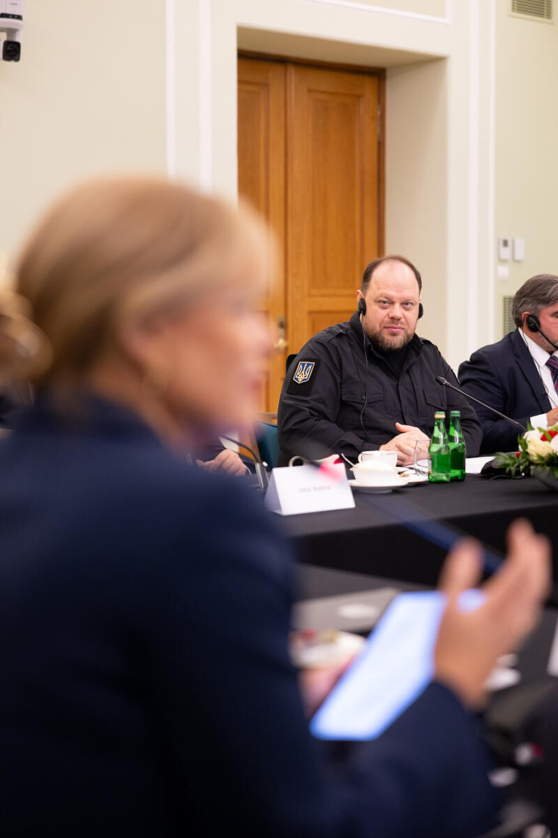 Stefantschuk, Ruslan Auf Einladung des Marschalls des Sejm der Republik Polen, Włodzimierz Czarzasty, nimmt Bundestagspräsidentin Julia Klöckner, CDU/CSU, MdB, mit der Präsidentin der Assemblée nationale der Französischen Republik, Yaël Braun-Pivet, an einem Treffen der Parlamentspräsidentinnen und -präsidenten im Format des Weimarer Dreiecks in Warschau teil. Hier im Rahmen der zweiten Arbeitssitzung mit Ruslan Stefantschuk (im Bild), Vorsitzender der ukrainischen Werchowna Rada.