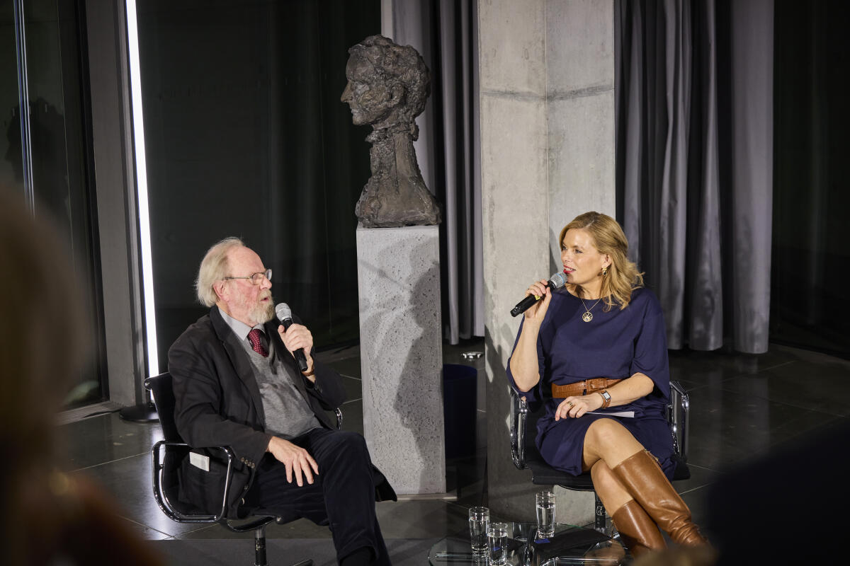 Klöckner, Julia Podiumsgespräch zur Ausstellung "Kokoschkas Adenauer. Warhols Brandt." mit Bundestagspräsidentin Julia Klöckner (r), CDU/CSU, MdB, und Bundestagspräsident a. D. Dr. Wolfgang Thierse (l).