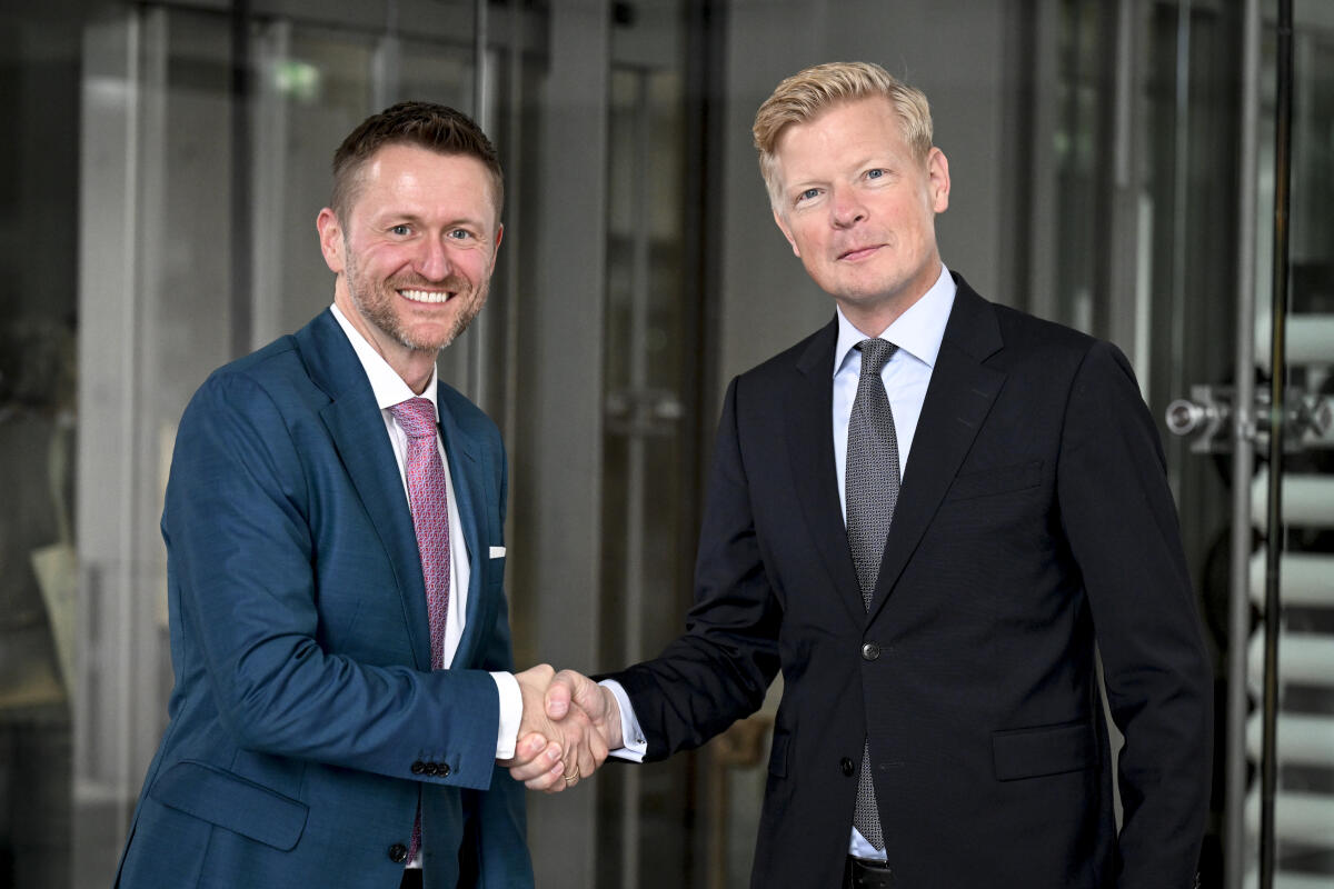  Ausschussvorsitzender Dr. Wolfgang Stefinger(l), CDU/CSU, MdB, empfängt im Ausschuss für wirtschaftliche Zusammenarbeit und Entwicklung den Sondergesandten der Vereinten Nationen für den Jemen, Herr Hans Grundberg, zum Gespräch.